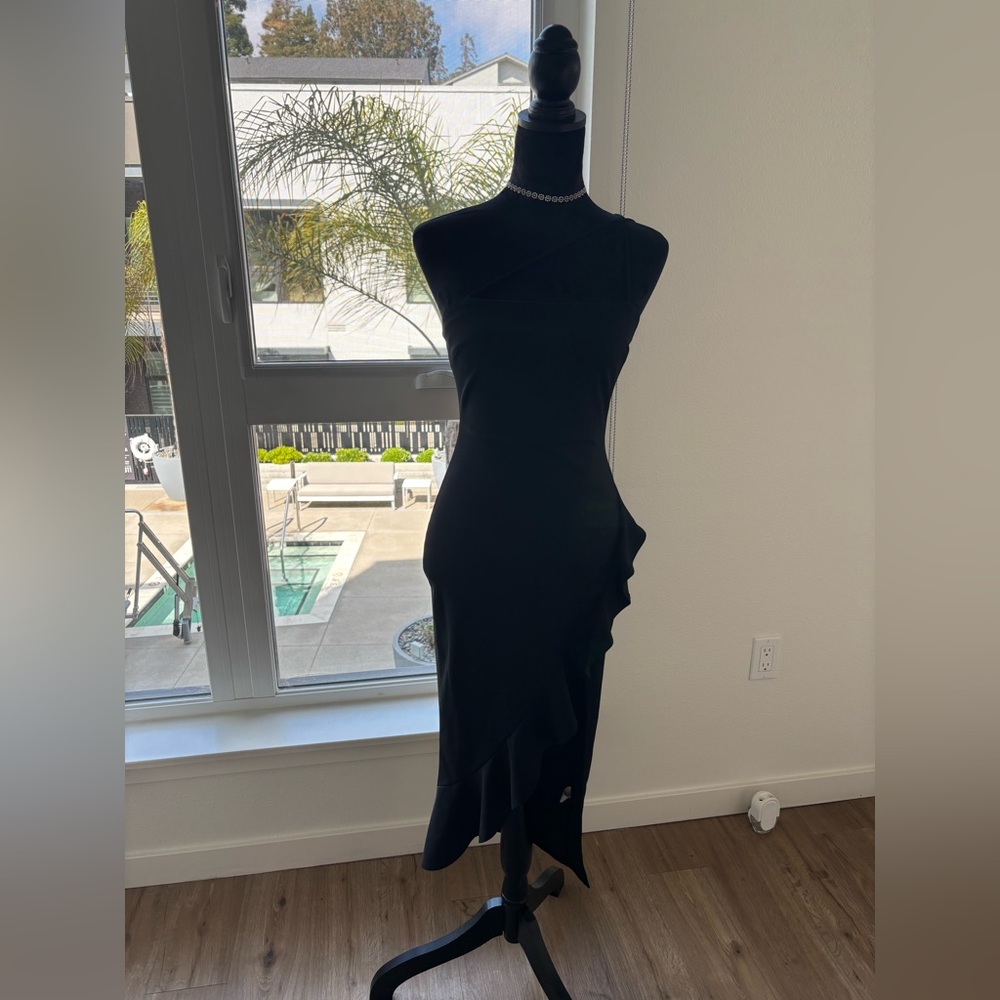 Elegant Black One-Shoulder Dress